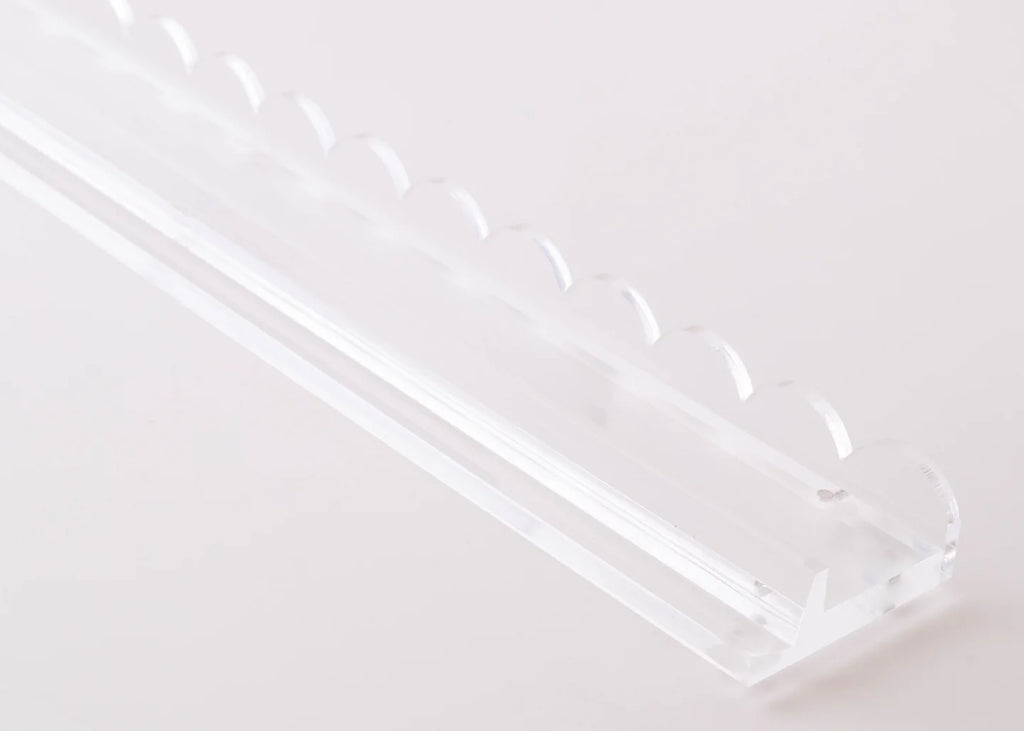 Miss Mahjong Rack - clear acrylic scalloped
