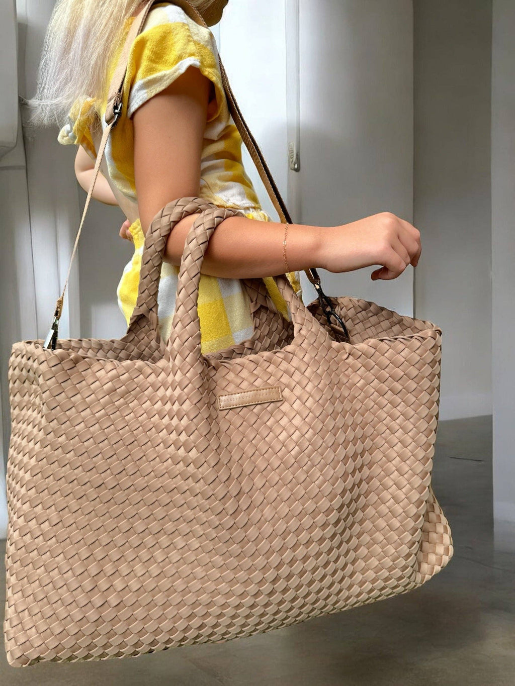 Woven Mahjong Carryall: Bright Pink